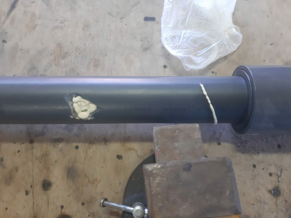 test pour le chemisage de tuyauteries, injection de la résine